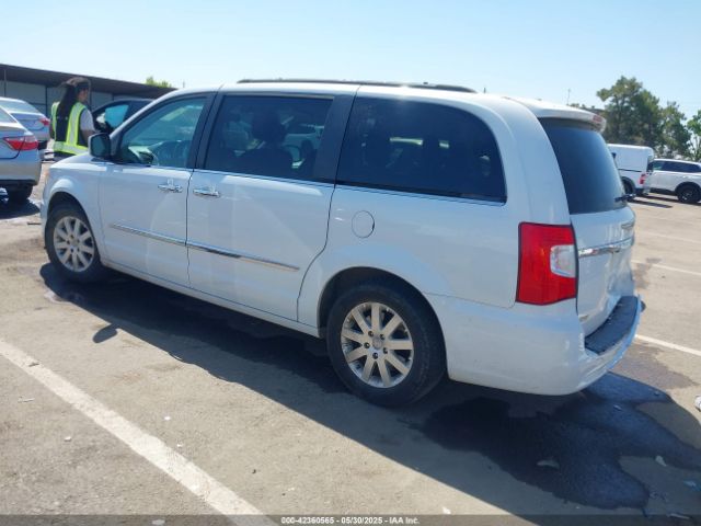 2015 CHRYSLER TOWN & COUNTRY 2C4RC1BG8FR710549 Photo 2