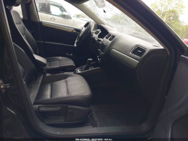3VWD17AJ2EM273523 Volkswagen Jetta 1.8t Se