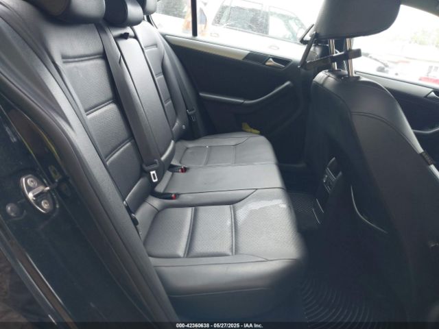 3VWD17AJ2EM273523 Volkswagen Jetta 1.8t Se