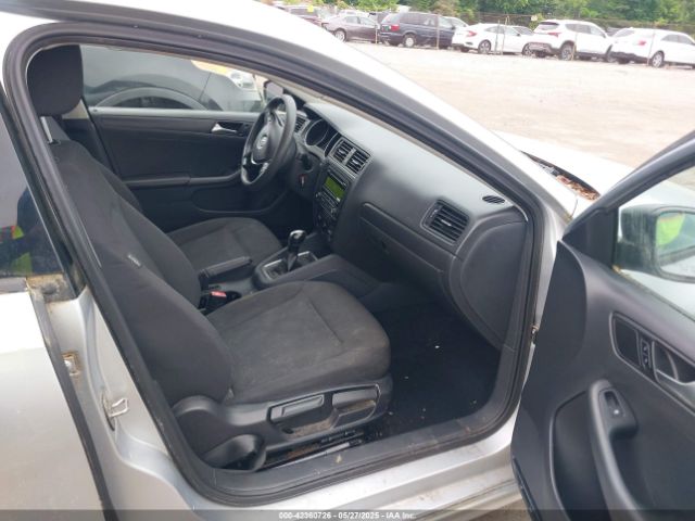 3VW2K7AJ8FM297475 Volkswagen Jetta 2.0l S
