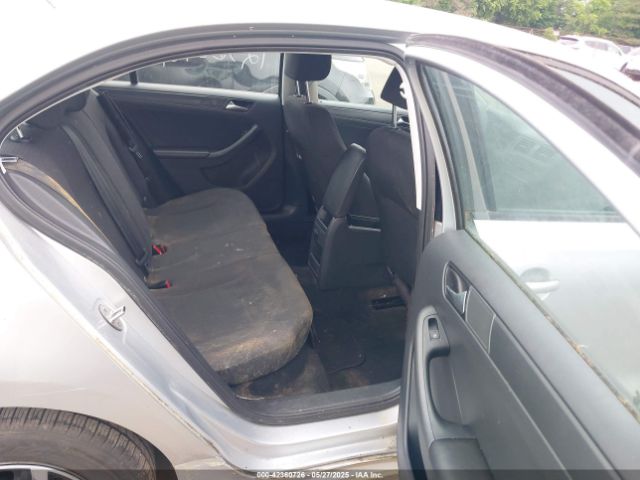 3VW2K7AJ8FM297475 Volkswagen Jetta 2.0l S