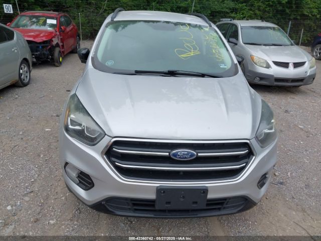 1FMCU9GD2HUE61733 Ford ESCAPE SE