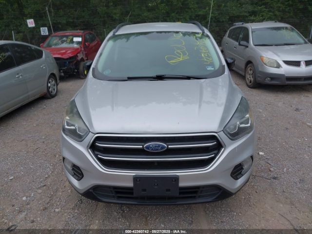 1FMCU9GD2HUE61733 Ford ESCAPE SE