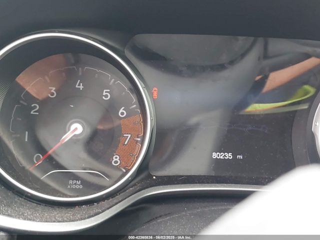 3C4NJDCB8JT480574 Jeep 2018