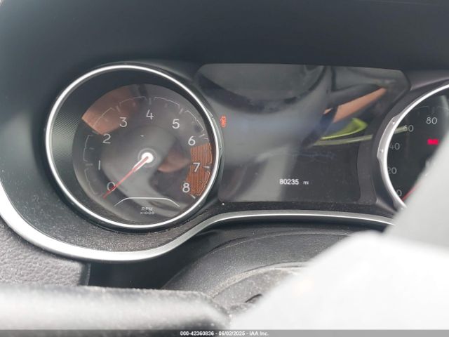 3C4NJDCB8JT480574 Jeep 2018