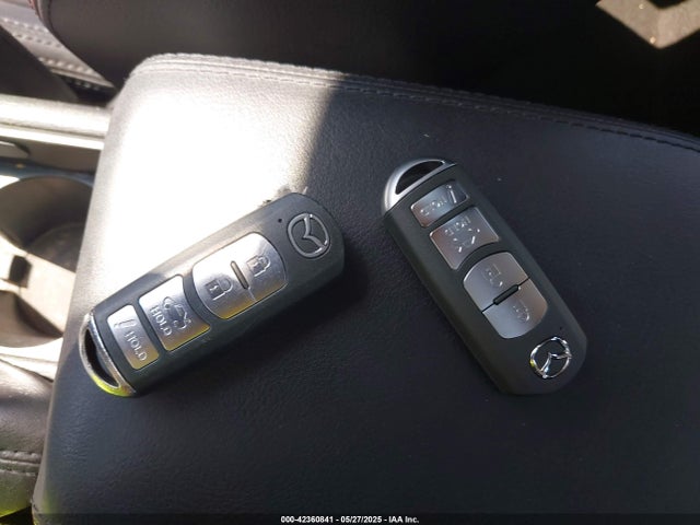 JM1GJ1V60F1175043 Mazda py