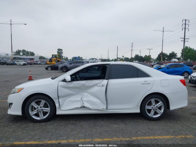 4T1BF1FK0EU336524 Toyota CAMRY SE
