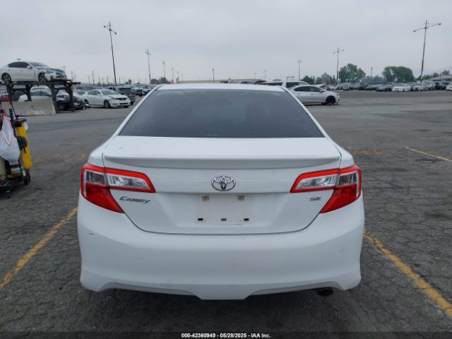 4T1BF1FK0EU336524 Toyota CAMRY SE