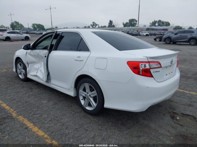 4T1BF1FK0EU336524 Toyota CAMRY SE