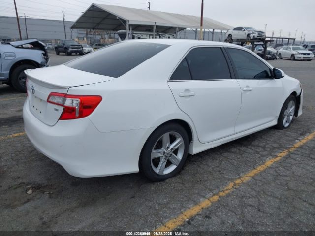 4T1BF1FK0EU336524 Toyota CAMRY SE