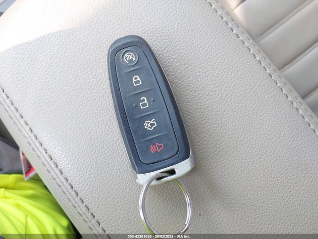 1FMCU9J9XHUE18035 Ford Escape Titanium