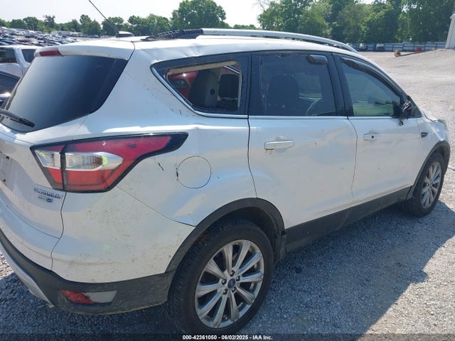 1FMCU9J9XHUE18035 Ford Escape Titanium