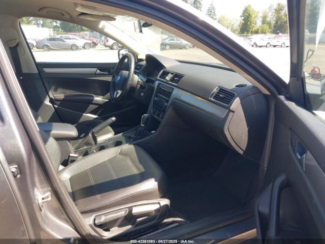 1VWAT7A39FC063034 Volkswagen Passat 1.8t Wolfsburg Edition