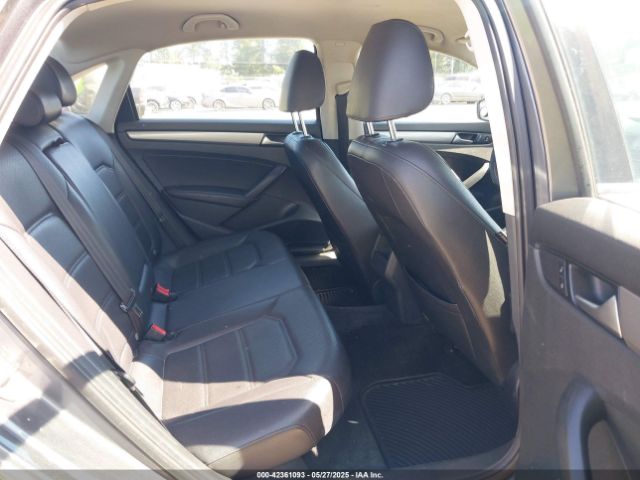 1VWAT7A39FC063034 Volkswagen Passat 1.8t Wolfsburg Edition