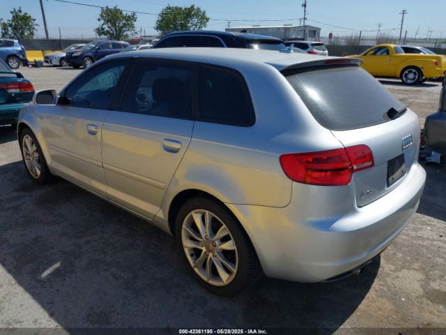 2012 AUDI A3 WAUBJAFM8CA029781 Photo 2