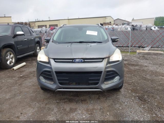 1FMCU9J94EUD53193 Ford Escape Titanium