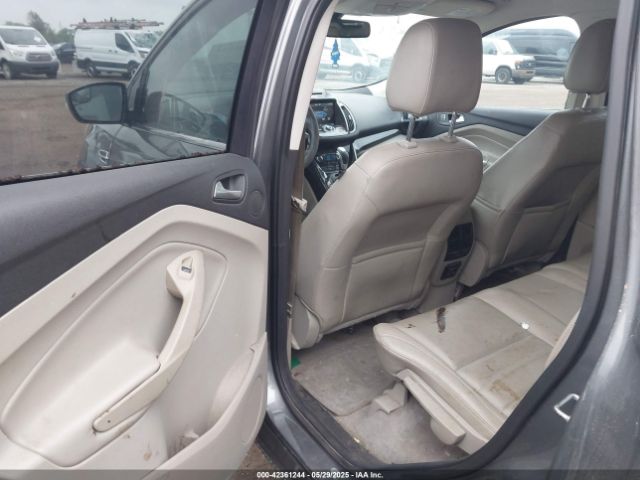 1FMCU9J94EUD53193 Ford Escape Titanium