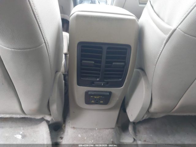 1FMCU9J94EUD53193 Ford Escape Titanium