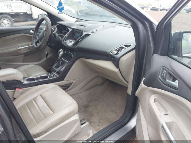 1FMCU9J94EUD53193 Ford Escape Titanium
