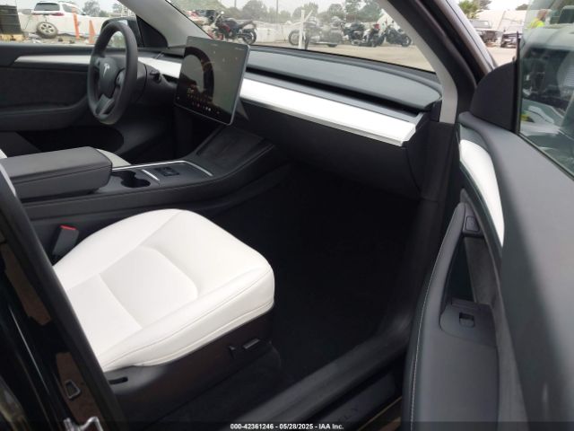 7SAYGDEF2PF635996 Tesla 2023