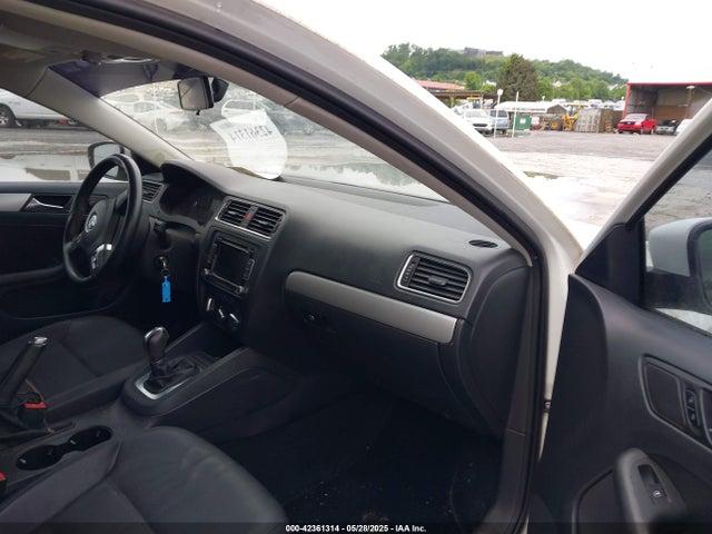 Продаж на аукціоні авто 2011 Volkswagen Jetta 2.0l Tdi, vin: 3VWLL7AJ2BM110906, номер лоту: 42361314