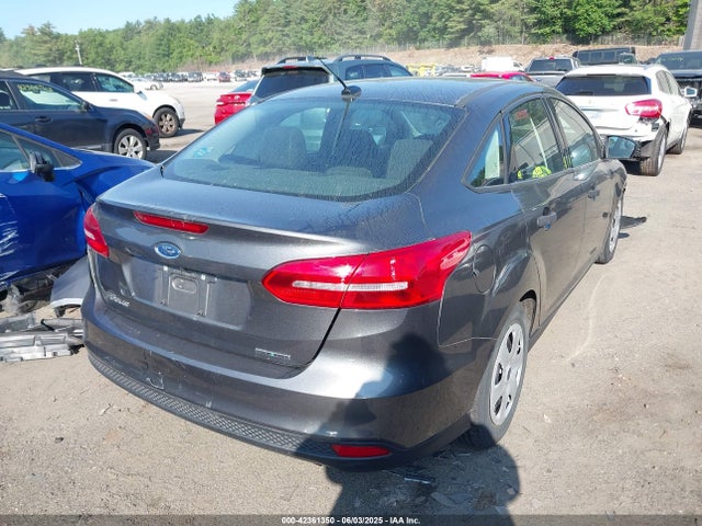 Ford 2016 2016 1FADP3E21GL228001 Image 4