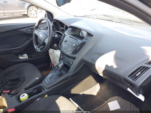 Ford 2016 2016 1FADP3E21GL228001 Image 5