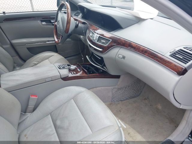 2011 MERCEDES-BENZ S 550 WDDNG8GB5BA370158 Photo 4