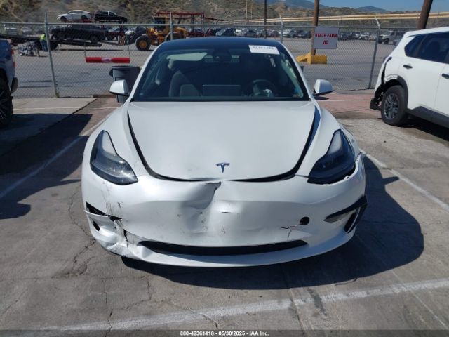 5YJ3E1EB1NF106433 Tesla 2022