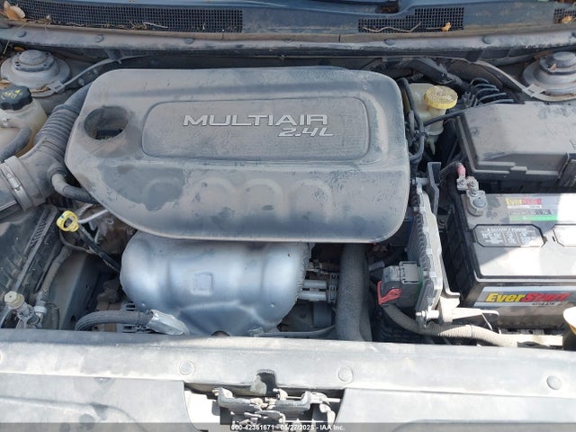 Chrysler 200 Limited 2015 1C3CCCAB2FN577974 Image 10