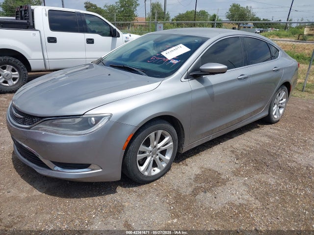 Chrysler 200 Limited 2015 1C3CCCAB2FN577974 Image 2