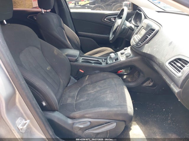 Chrysler 200 Limited 2015 1C3CCCAB2FN577974 Image 5