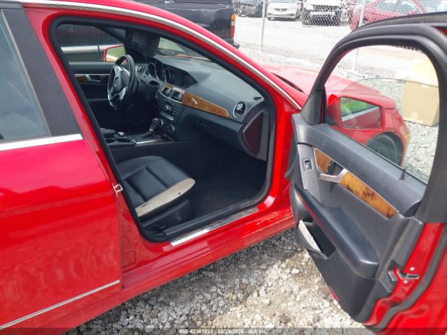 2013 MERCEDES-BENZ C 250 WDDGF4HB7DR289928 Photo 4