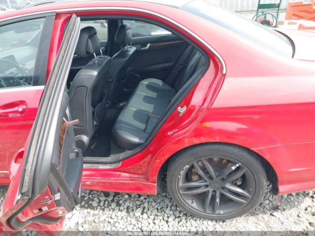 2013 MERCEDES-BENZ C 250 WDDGF4HB7DR289928 Photo 7