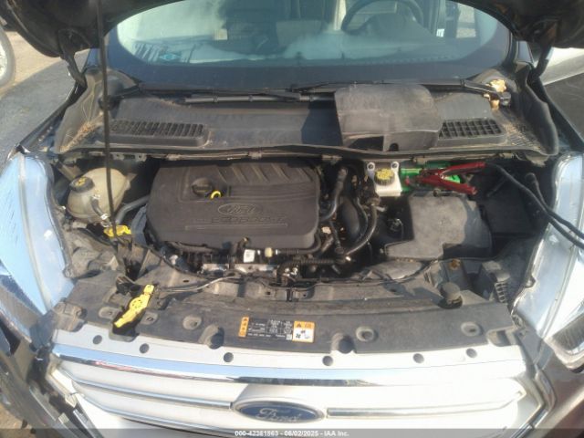 1FMCU9HD5JUA28766 Ford ESCAPE SEL