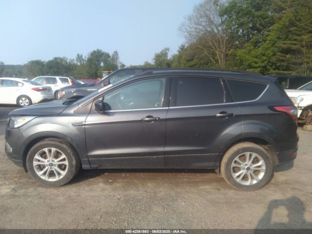 1FMCU9HD5JUA28766 Ford ESCAPE SEL