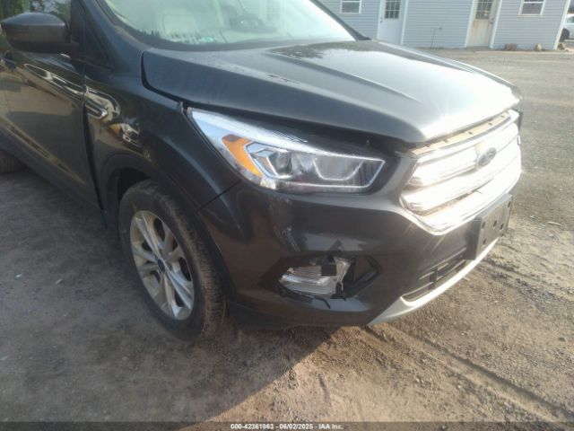 1FMCU9HD5JUA28766 Ford ESCAPE SEL