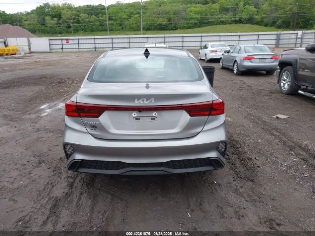 3KPF24AD8NE468263 KIA mpi nu