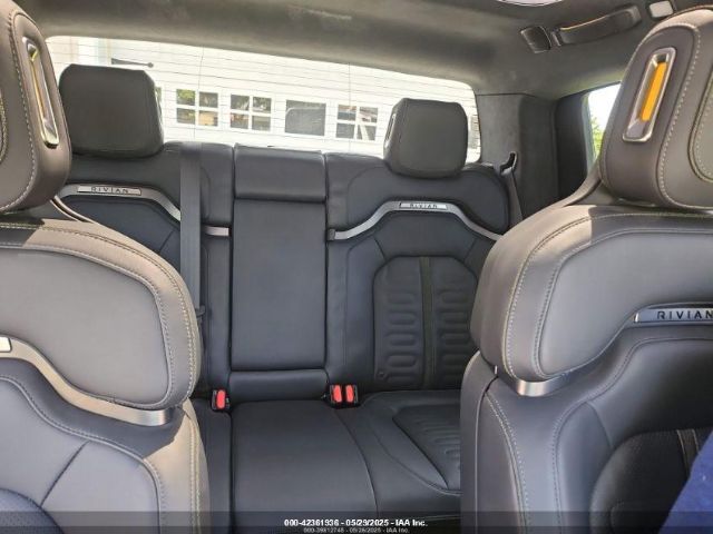 2023 RIVIAN R1T 7FCTGAAA1PN020478 Photo 7