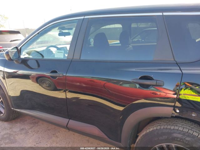 5N1BT3AA5PC855712 Nissan Rogue S Fwd