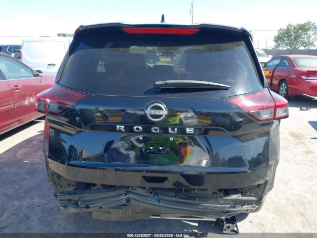 5N1BT3AA5PC855712 Nissan Rogue S Fwd