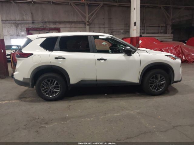 5N1BT3AB2RC732834 Nissan Rogue S Intelligent Awd