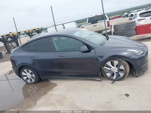 Продаж на аукціоні авто 2024 Tesla Model Y, vin: 7SAYGDED6RF092556, номер лоту: 42362270