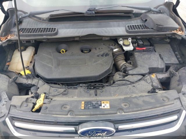 1FMCU0J99EUC48225 Ford Escape Titanium