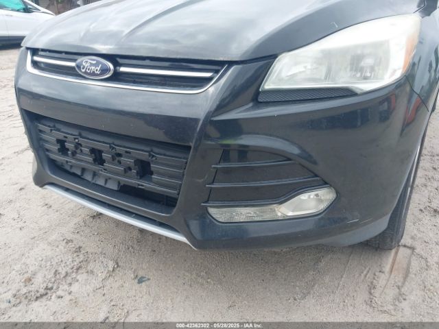 1FMCU0J99EUC48225 Ford Escape Titanium