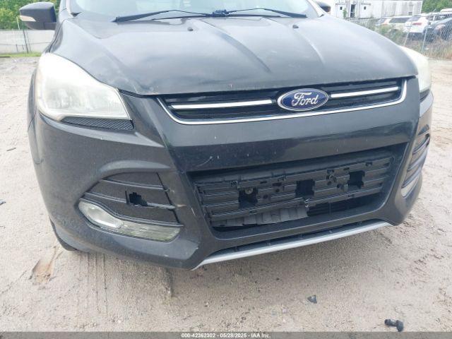 1FMCU0J99EUC48225 Ford Escape Titanium