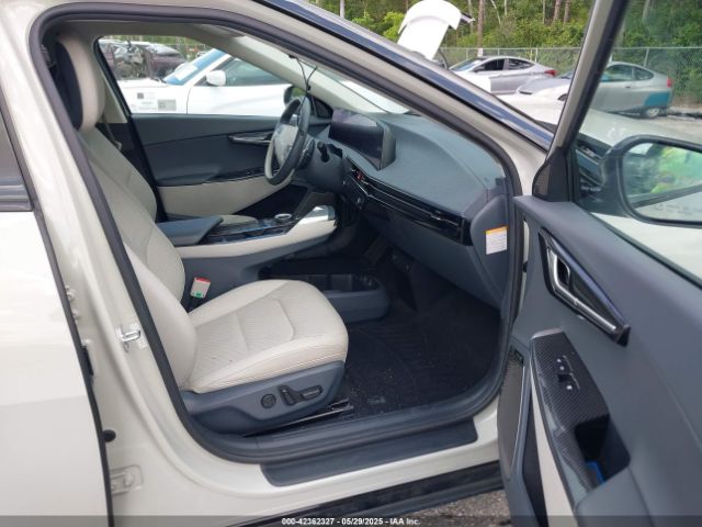 2022 KIA EV6 KNDC3DLCXN5080046 Photo 4