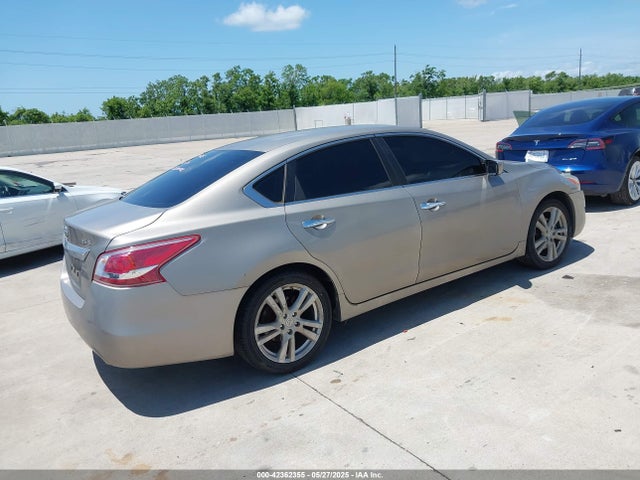 2013 Nissan Altima 3.5 S მანქანა იყიდება აუქციონზე, vin: 1N4BL3AP3DN466498, აუქციონის ნომერი: 42362355
