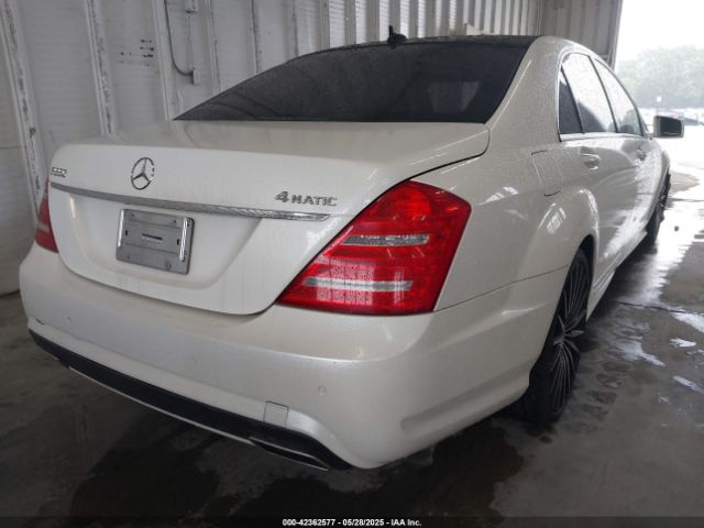 2010 MERCEDES-BENZ S 550 WDDNG8GB1AA352707 Photo 3