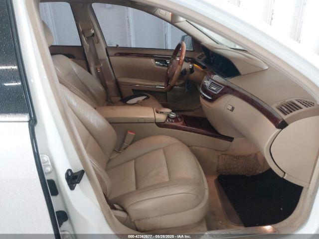 2010 MERCEDES-BENZ S 550 WDDNG8GB1AA352707 Photo 4